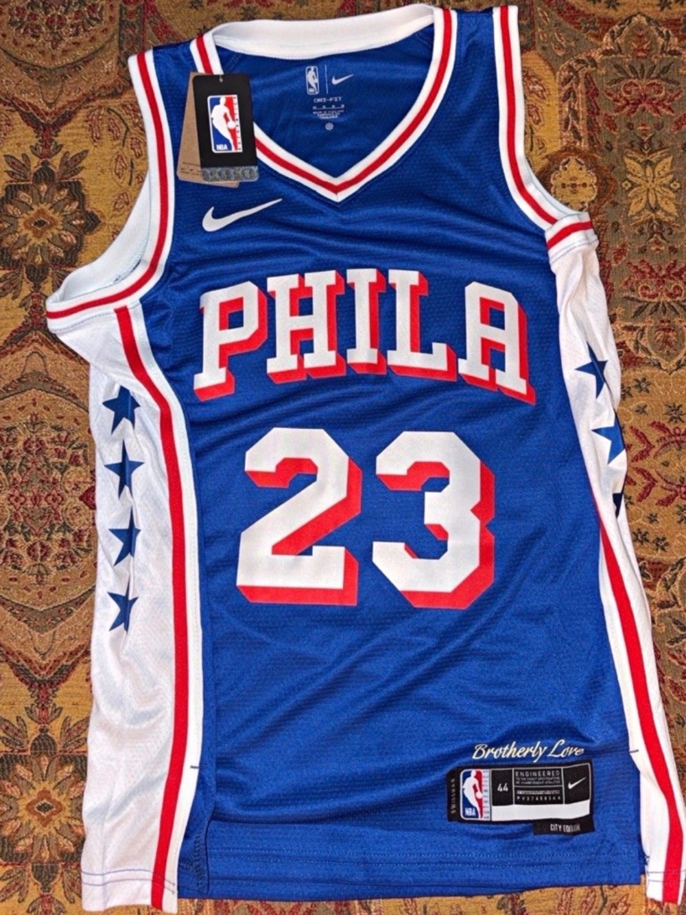 LeBron James Philly jersey SZ medium